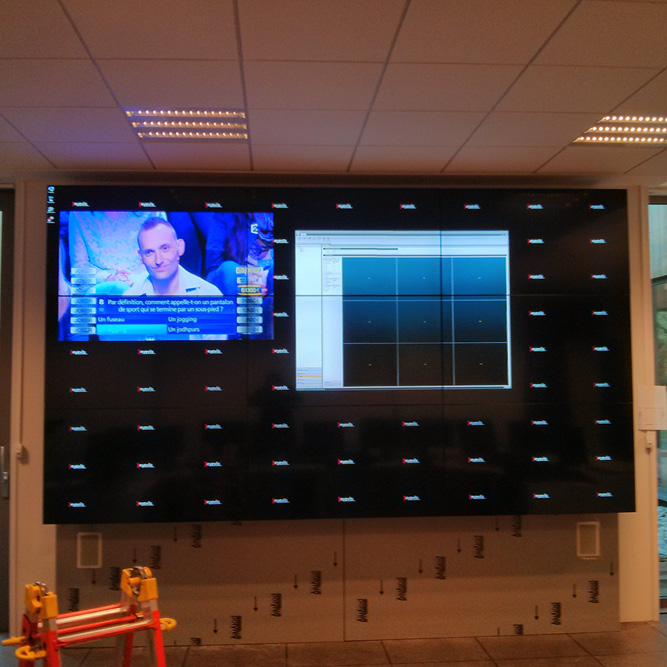Mur d’écrans pour salle de contrôle